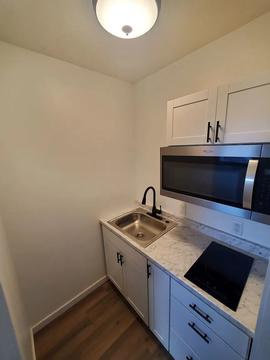 1338 Main St — Photo 3