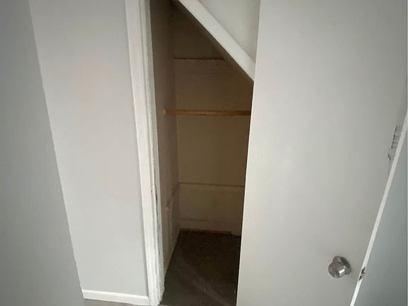 3rd image of 292 Jefferson St #1