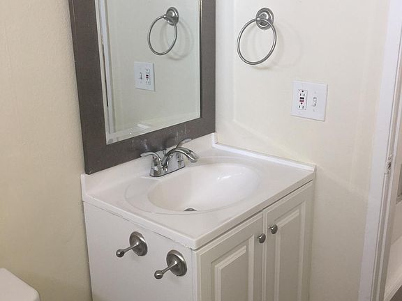 5th image of 8140 Hill Dr