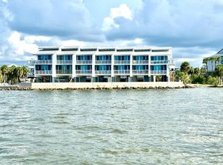 52 2nd St #A4, Cedar Key, FL 32625