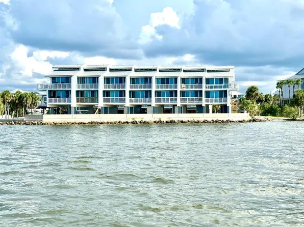 52 2nd St UNIT A-4, Cedar Key, FL 32625