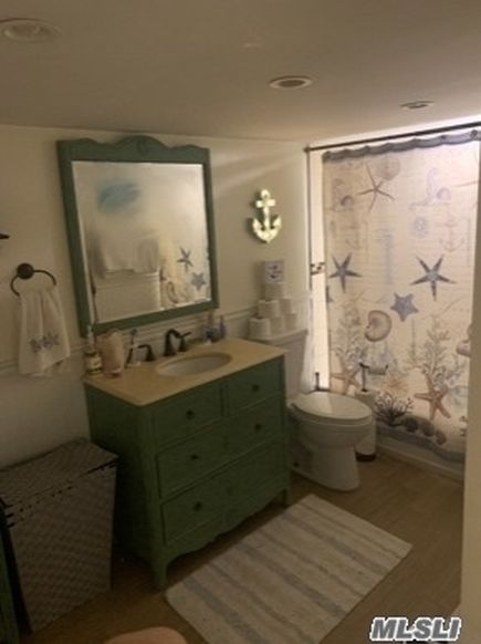 4 Bed 4 Bath Property, New York • 2,550 Sq Ft