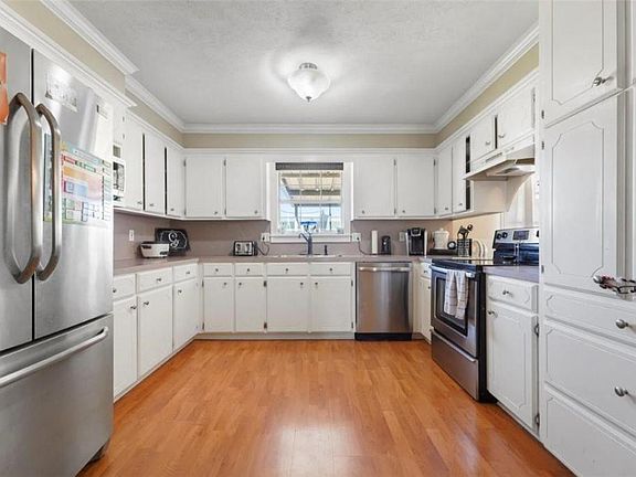 5th image of 2539 Mary Ann Dr