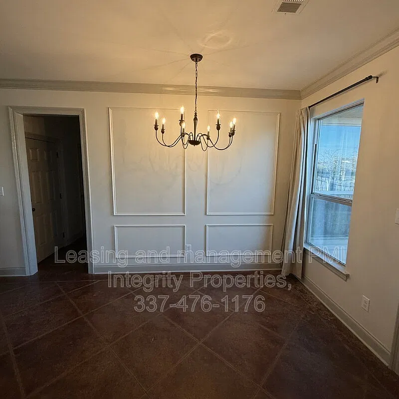 3 bed, 2.5 bath, 1900 sqft, $2,400 — Photo 4