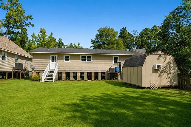 18274 Cusachs Dr — Photo 17