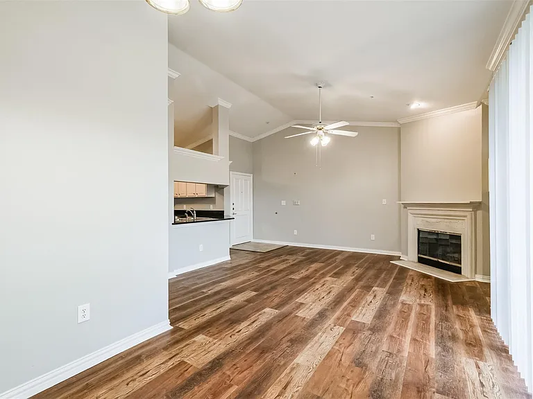 2111 Welch St #B304 — Photo 5