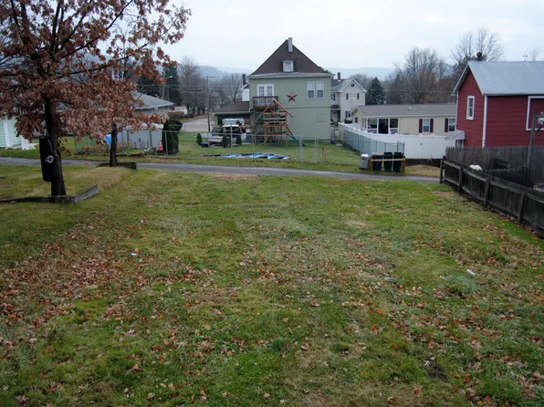 411 E Washington Ave, Connellsville, PA 15425