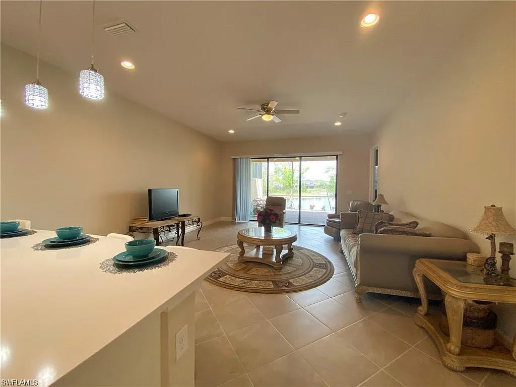 2 bed, 2.0 bath, 1857 sqft, $4,500 — Photo 4