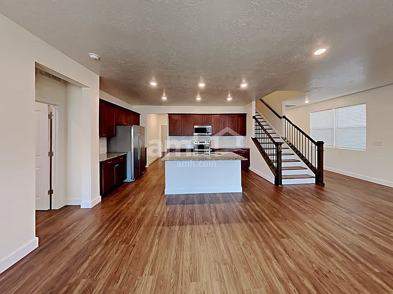 1192 N Wagon Way — Photo 5