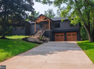 79 Fruit Farm Rd, Lewisburg, PA 17837