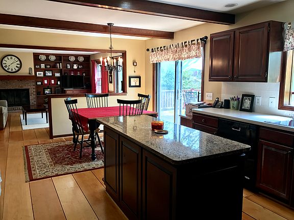 5th image of 4 Fenimore Dr