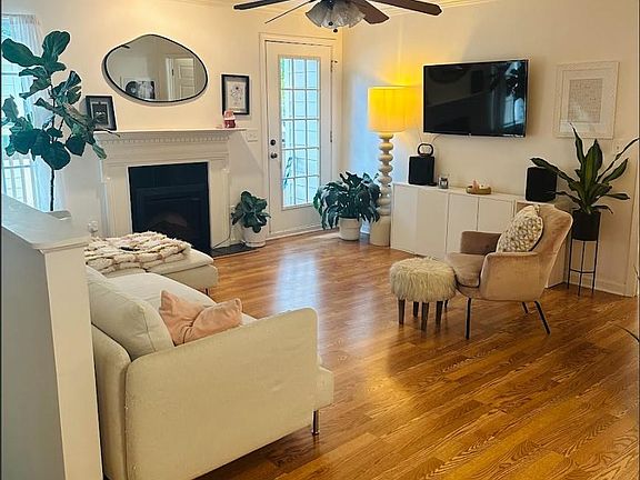 Living space, upstairs