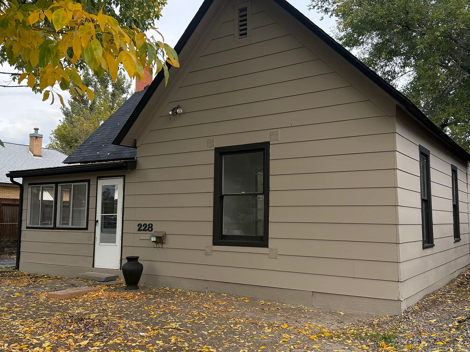 3 bed, 1200 sqft, $1,850 — Photo 2
