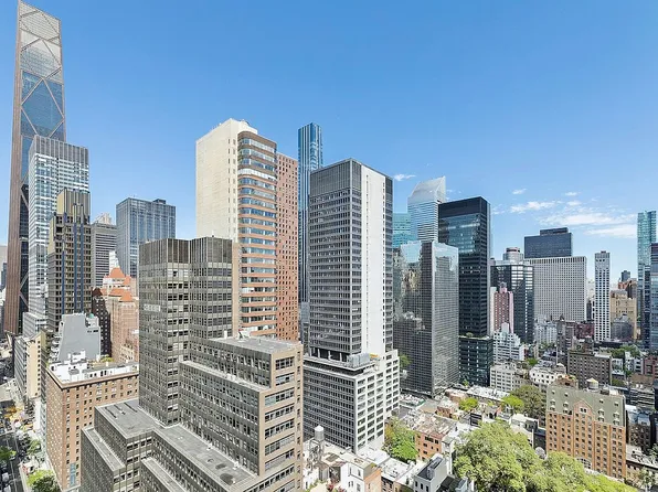 236 E 47th St APT 30E, New York, NY 10017
