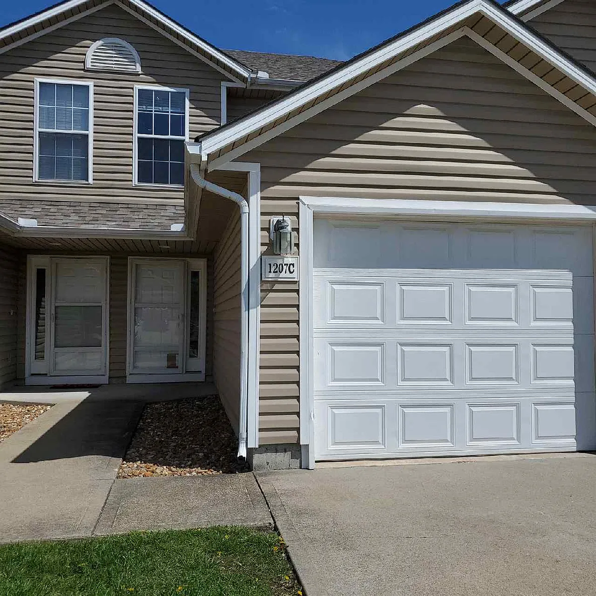 Building Photo - 1207 Pebblecreek Dr #C