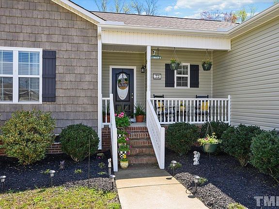 3rd image of 72 Clarendon Ct