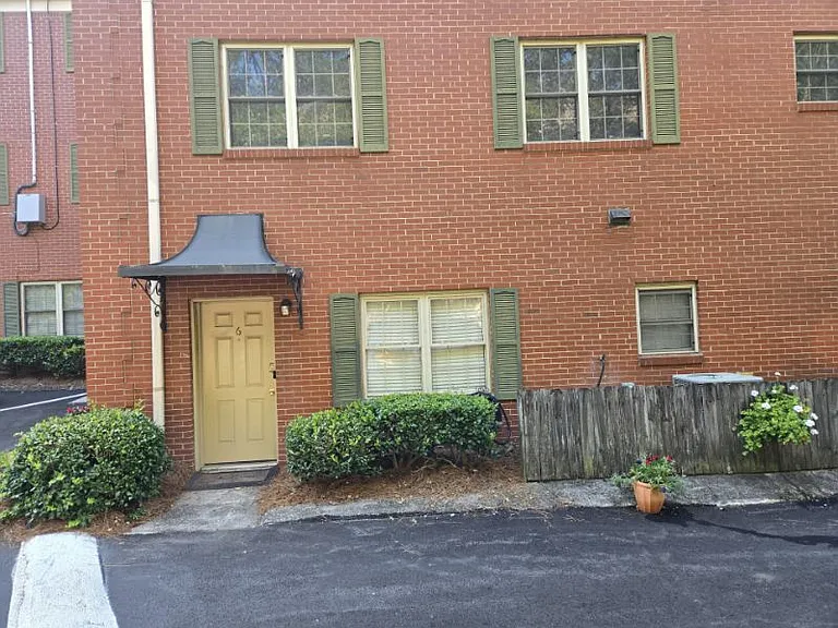 430 Lindbergh Dr #C6 — Photo 1