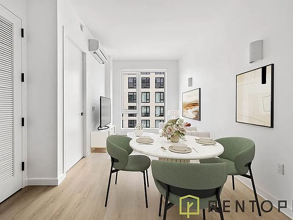 2nd image of 1051 Pacific St #202