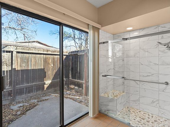 5th image of 10018 Treasure Ct NW