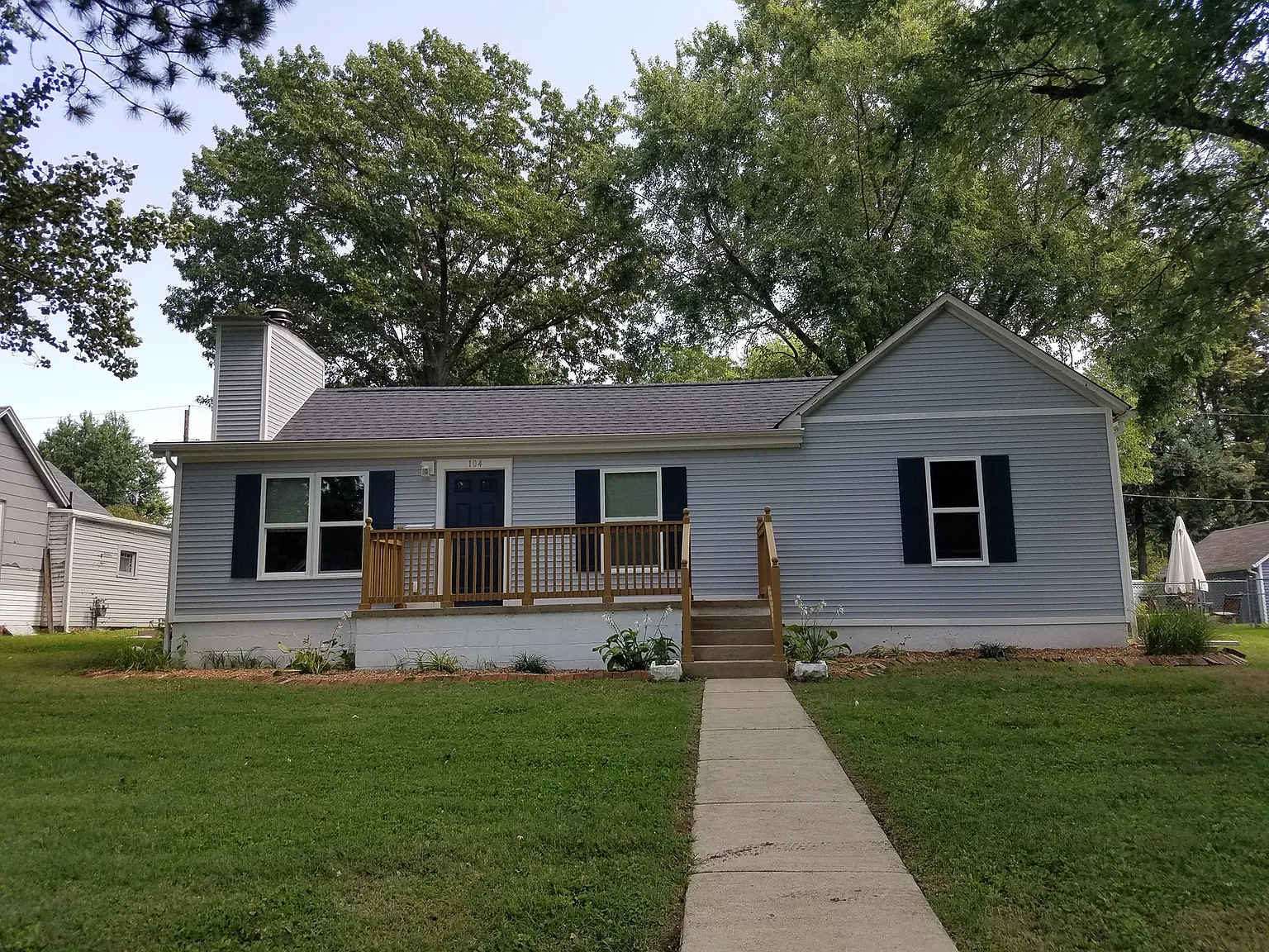 104 S Dewey St photo 1