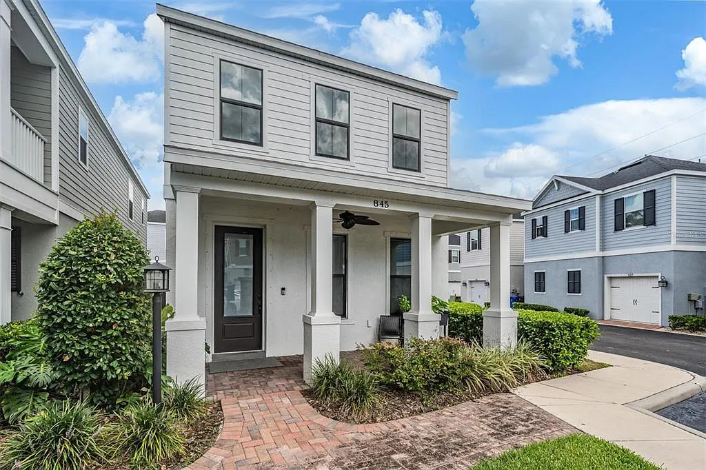 3 bed, 2.5 bath, 1569 sqft, $2,850 — Photo 1