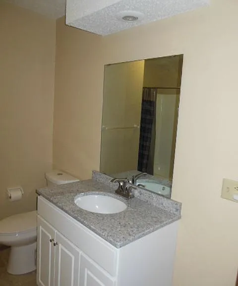 609 NE English Manor Dr #B — Photo 7