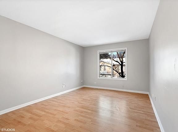 4th image of 475 Kennedy Pl