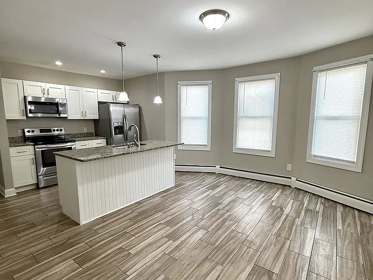 145 Smith St #1 — Photo 7