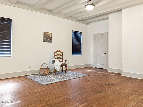 4th image of 320 Saint Charles St