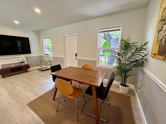 4th image of 6030 N Bayshore Dr #2