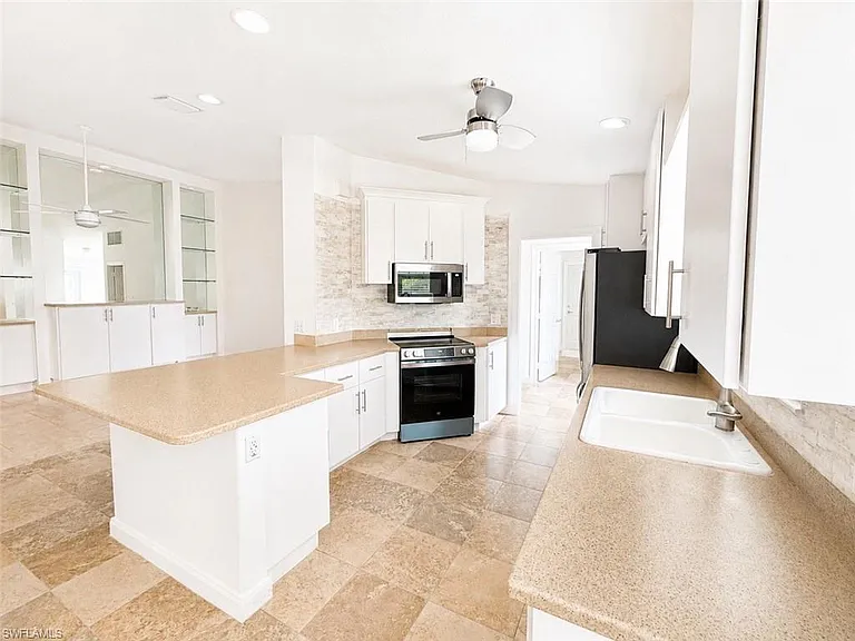 28869 Vermillion Ln — Photo 5