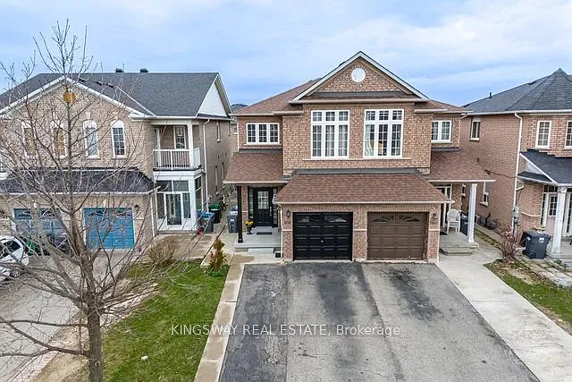 803 Khan Cres — Photo 1