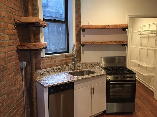 Rented by WRE Group | media 14