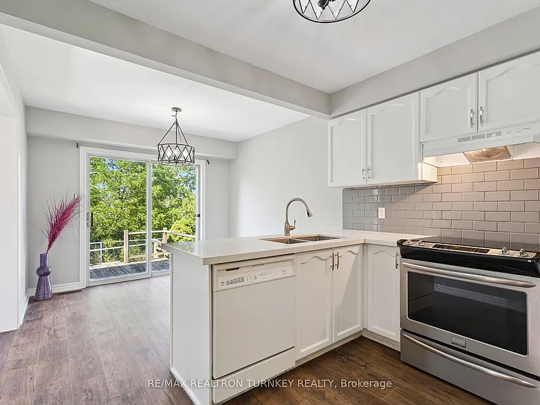 62 Arthur Ave #UPPER — Photo 11
