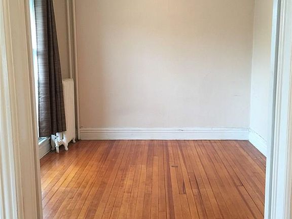 3rd image of 9 Woodlawn Ave #2F