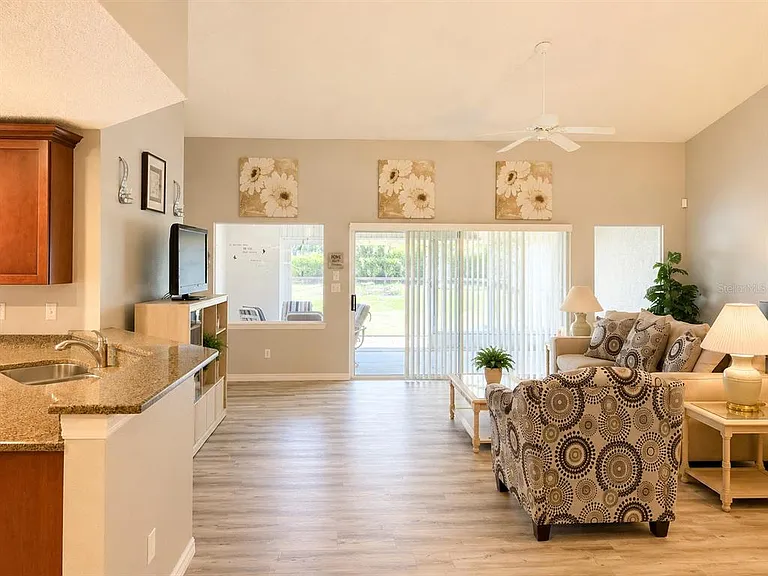 822 McCallister Ave #822 — Photo 10