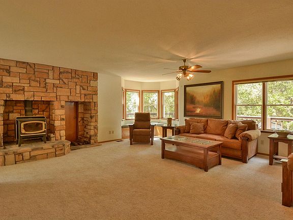 5th image of 23056 Twain Harte Dr