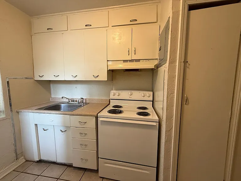 1740 NW 17th St #2 — Photo 7