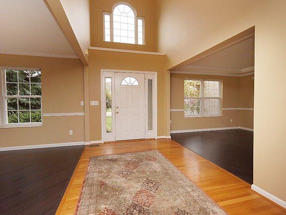 2nd image of 7651 Hedgewood Cir