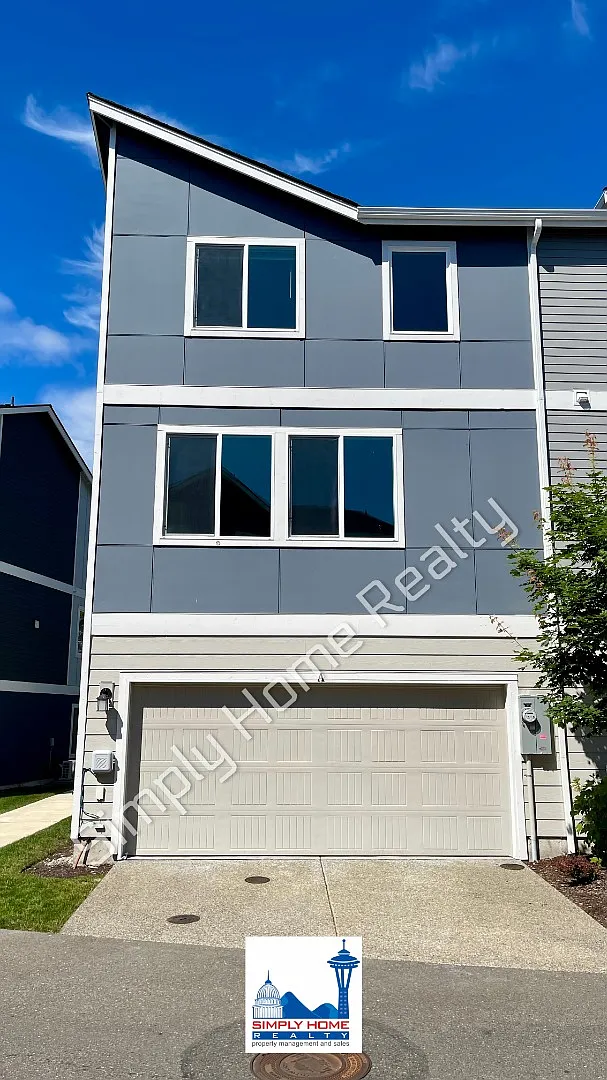 Step Inside to a Townhome Made for Easy Living! — Photo 2