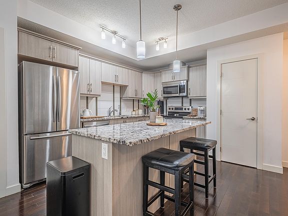 5th image of 10523 123rd St NW #305
