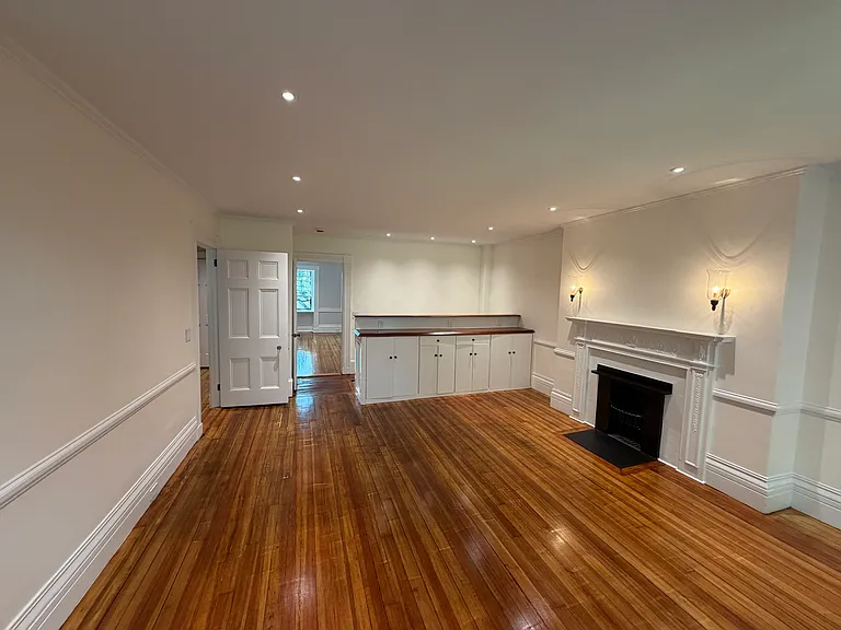 96 Mount Vernon St #4 — Photo 2