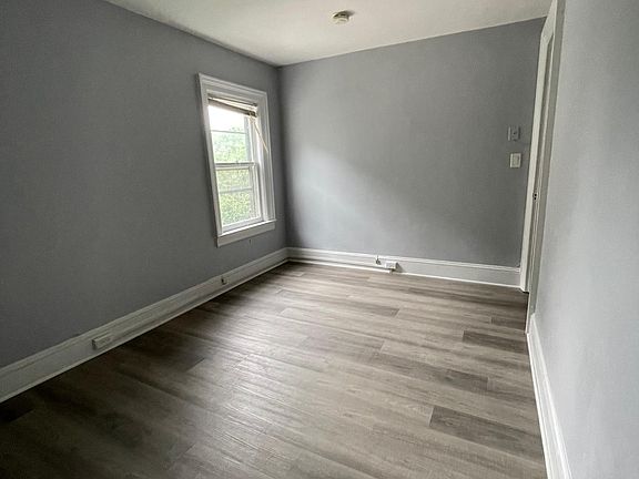 3rd image of 75 Elysian Ave Floor 2