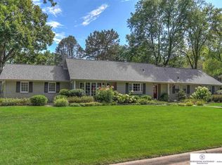 9453 Dewey Cir, Omaha, NE 68114