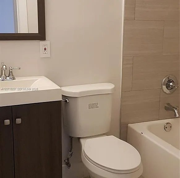 818 SW 4th St #3 — Photo 5