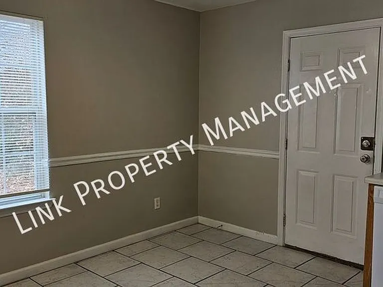 1106 Carline Rd — Photo 8