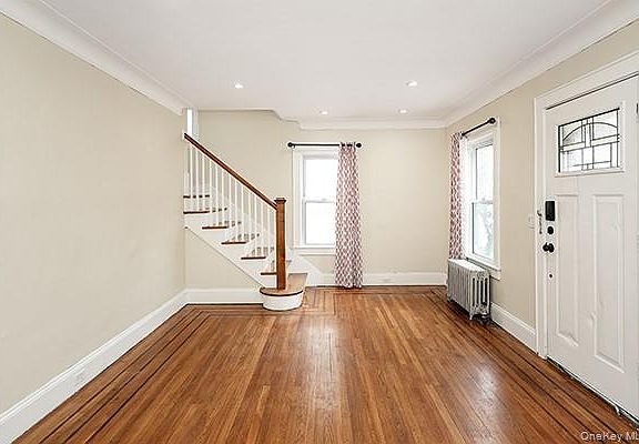 5th image of 194 Holly Avenue