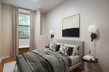 Rented by R New York