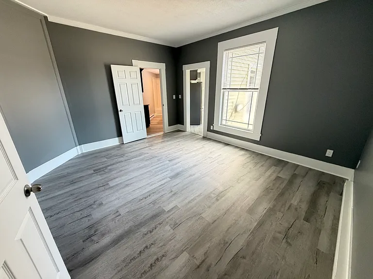 28 King St #2 — Photo 9