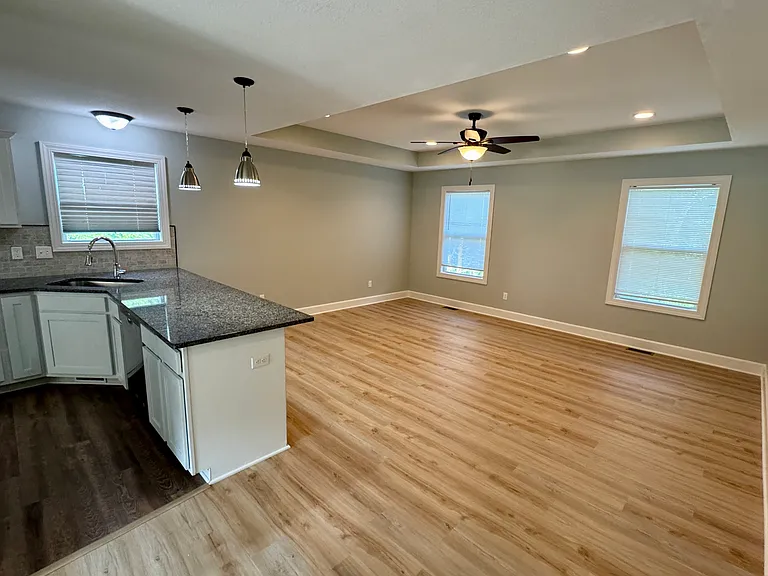 4923 Shadowridge Dr — Photo 4